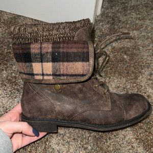 Women's combat boots!